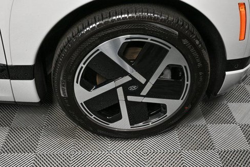New 2026 Hyundai Ioniq 9 Calligraphy image 14