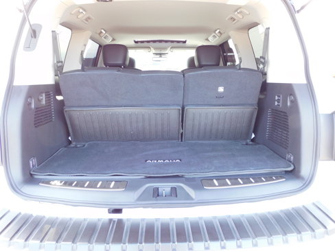 Used 2024 Nissan Armada Platinum image 7