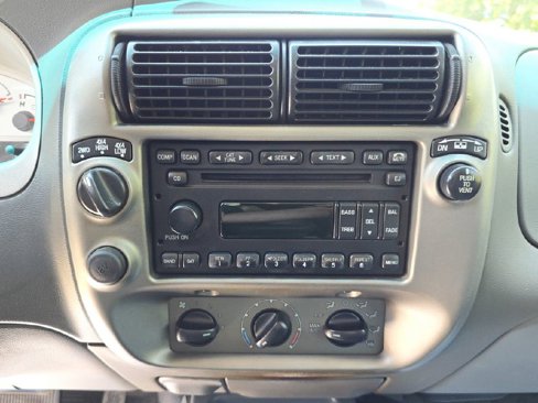 Used 2005 Ford Explorer Sport Trac XLS image 19