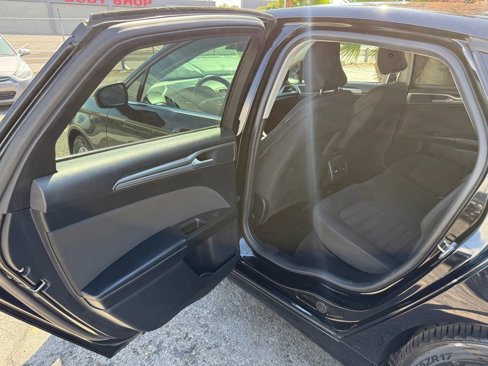 Used 2019 Ford Fusion SE image 14