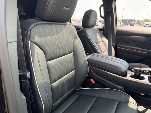 New 2026 Buick Enclave Avenir image 40