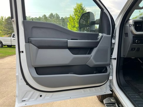 New 2025 Ford F350 XLT w/ XLT Value Package image 11