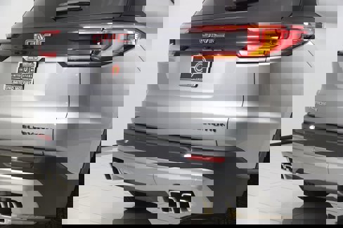 Used 2025 GMC Acadia Elevation image 45