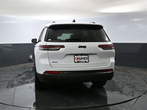 New 2025 Jeep Grand Cherokee L Altitude image 8