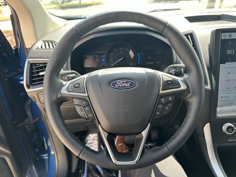 Used 2024 Ford Edge SEL w/ Convenience Package image 17