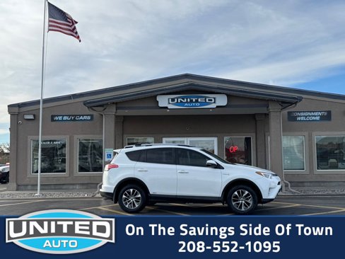 Used 2018 Toyota RAV4 XLE image 1