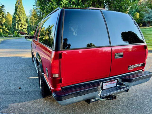 Used 1999 Chevrolet Suburban 4WD w/ Preferred Equipment Group 2 image 8
