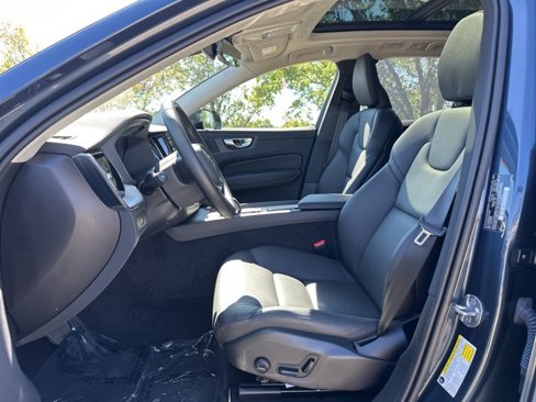 Certified 2025 Volvo XC60 B5 Plus w/ Climate Package image 17