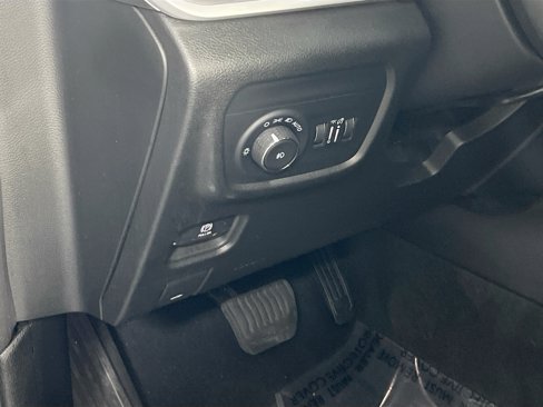 Used 2023 Jeep Grand Cherokee L Limited image 10