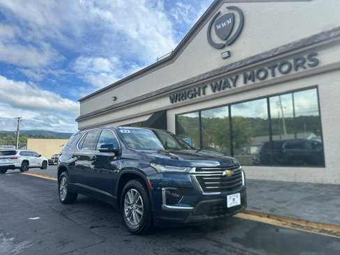 Used 2023 Chevrolet Traverse LT image 1