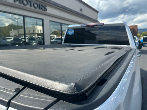 Used 2023 Chevrolet Silverado 2500 High Country w/ Z71 Off-Road Package image 12