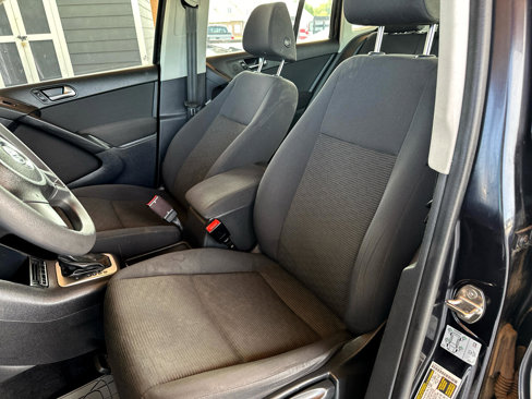 Used 2017 Volkswagen Tiguan S image 31
