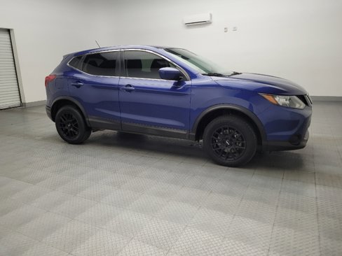 Used 2019 Nissan Rogue Sport S image 11