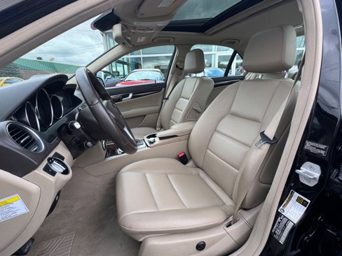 Used 2013 Mercedes-Benz C 300 4MATIC Sedan image 2
