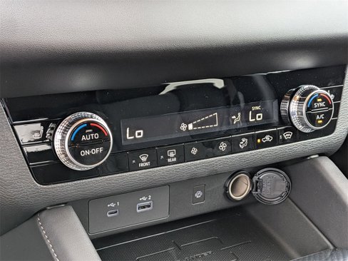 New 2025 Mitsubishi Outlander SE image 19