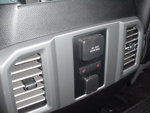 Used 2015 Ford F150 Platinum w/ Equipment Group 701A Luxury image 24