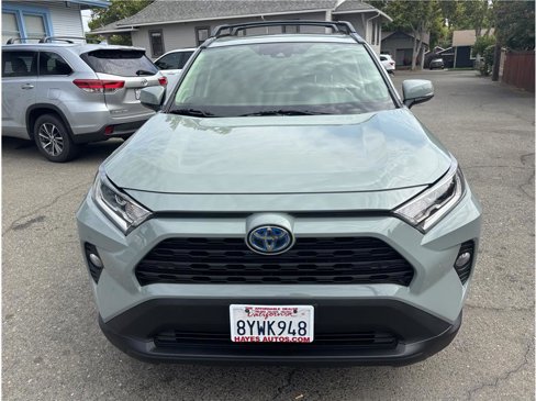 Used 2021 Toyota RAV4 XLE Premium image 2