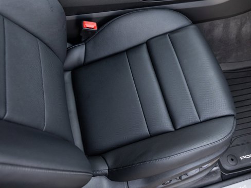 Used 2025 Porsche Cayenne image 40