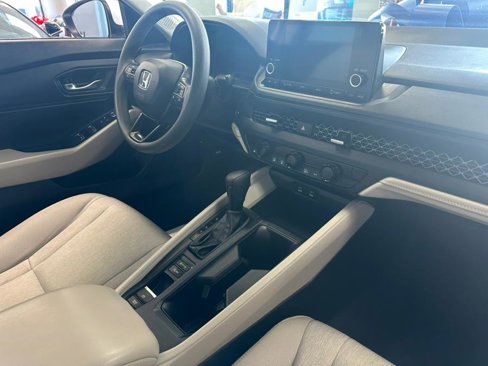 Used 2023 Honda Accord EX image 37