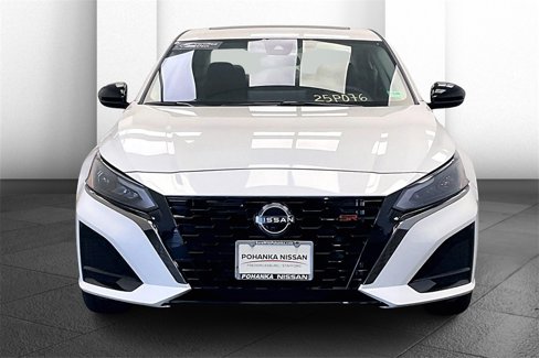 Certified 2024 Nissan Altima 2.5 SR w/ SR Premium Package image 2