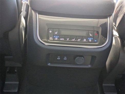 New 2025 INFINITI QX80 Luxe image 17