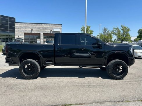 Used 2025 GMC Sierra 3500 Denali w/ Denali Reserve Package image 2