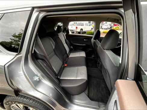 Certified 2022 Nissan Rogue SV image 16