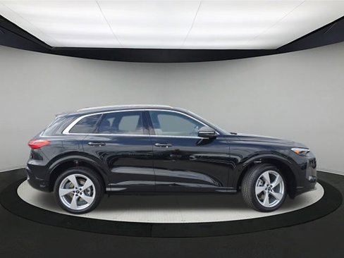 New 2025 Audi Q5 Premium Plus image 8