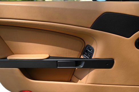 Used 2008 Aston Martin V8 Vantage Roadster image 18