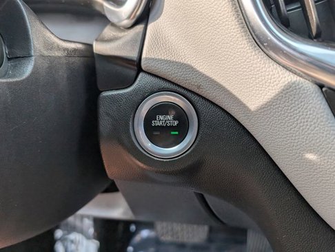 Used 2021 Chevrolet Equinox LS image 23