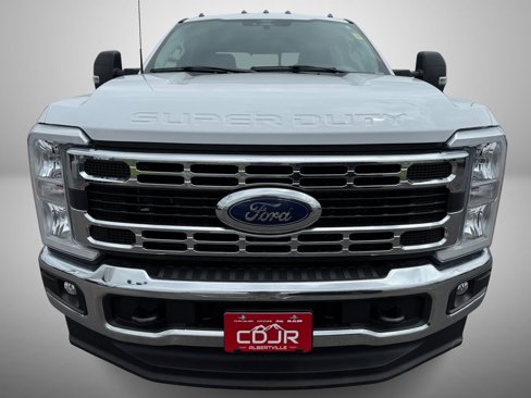 Used 2024 Ford F250 XLT image 9
