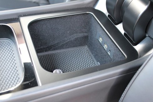 Used 2018 Bentley Bentayga image 33