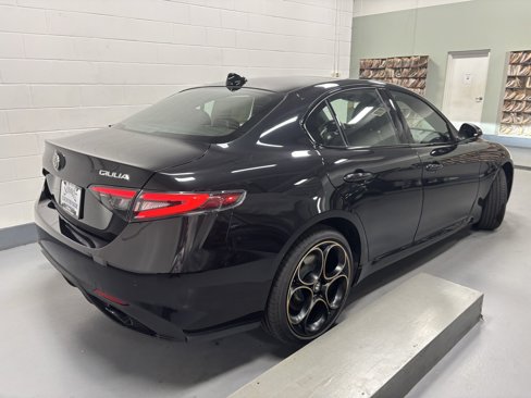 New 2025 Alfa Romeo Giulia AWD w/ Driving Assist Package image 8