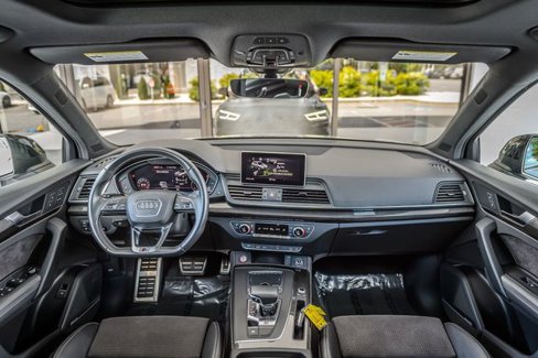 Used 2020 Audi SQ5 Premium Plus w/ Premium Plus Package image 3