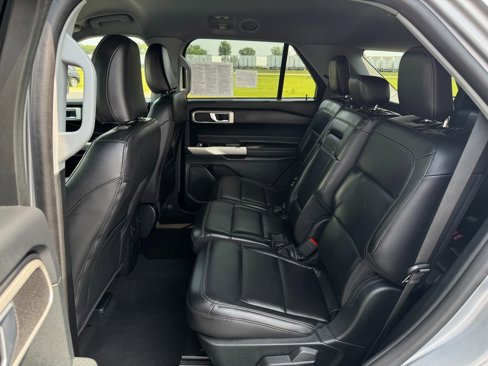 Used 2023 Ford Explorer XLT w/ Equipment Group 202A image 31