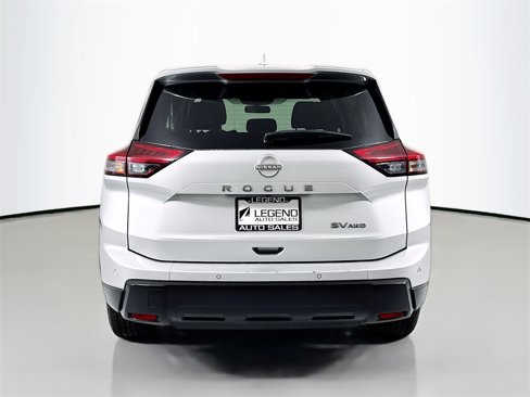 Used 2024 Nissan Rogue SV image 7