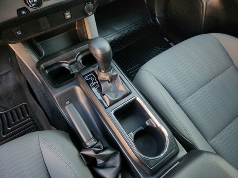 Used 2019 Toyota Tacoma SR image 11