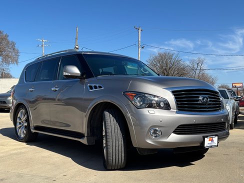 Used 2013 INFINITI QX56 4WD w/ Deluxe Touring Pkg image 2