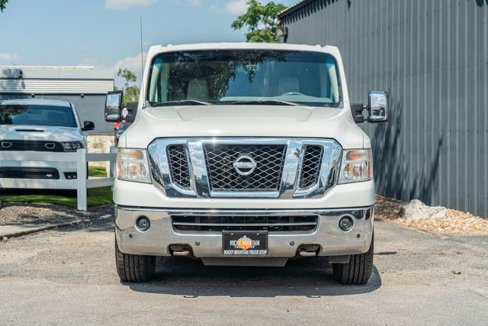 Used 2013 Nissan NV 3500 SL w/ Technology Pkg image 9