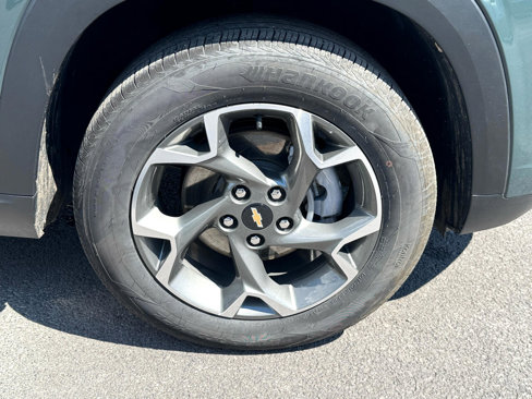 Used 2025 Chevrolet Trax LT image 31