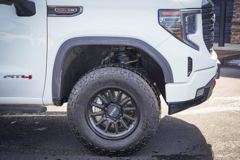 Used 2023 GMC Sierra 1500 AT4 w/ Technology Package image 5