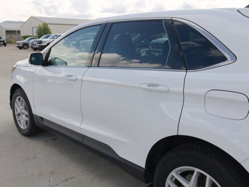 Used 2024 Ford Edge SEL image 8