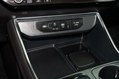 Used 2025 Kia Carnival SX Prestige image 25