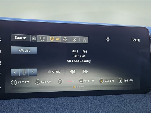 Used 2025 Nissan Kicks SV image 14