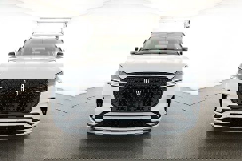 Used 2025 Lincoln Aviator Reserve w/ Jet Appearance Package image 2