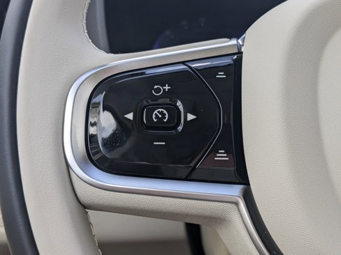 New 2025 Volvo XC60 T8 Plus w/ Protection Package Premier image 24