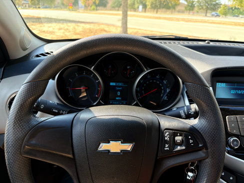 Used 2014 Chevrolet Cruze LS image 27