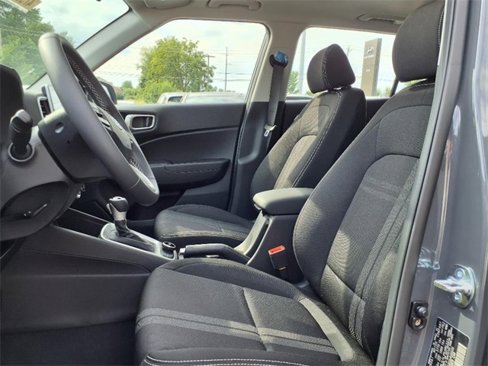 New 2025 Hyundai Venue SEL image 9