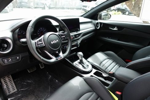 Used 2024 Kia Forte GT-Line w/ GT-Line Premium Package image 18