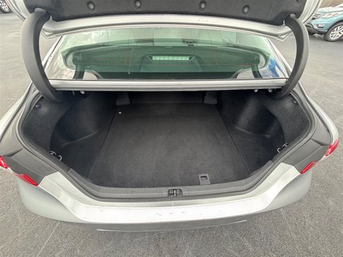 Used 2018 Toyota Camry image 18